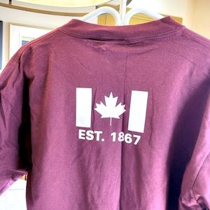 XL Canada kicks butt T-shirt